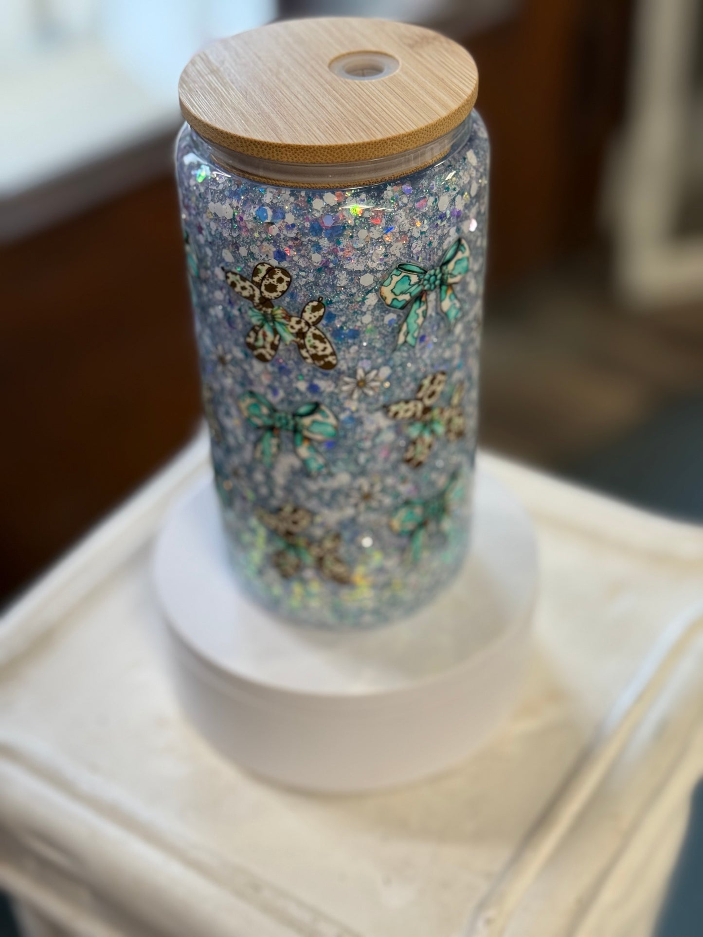 Bows and Balloon dogs