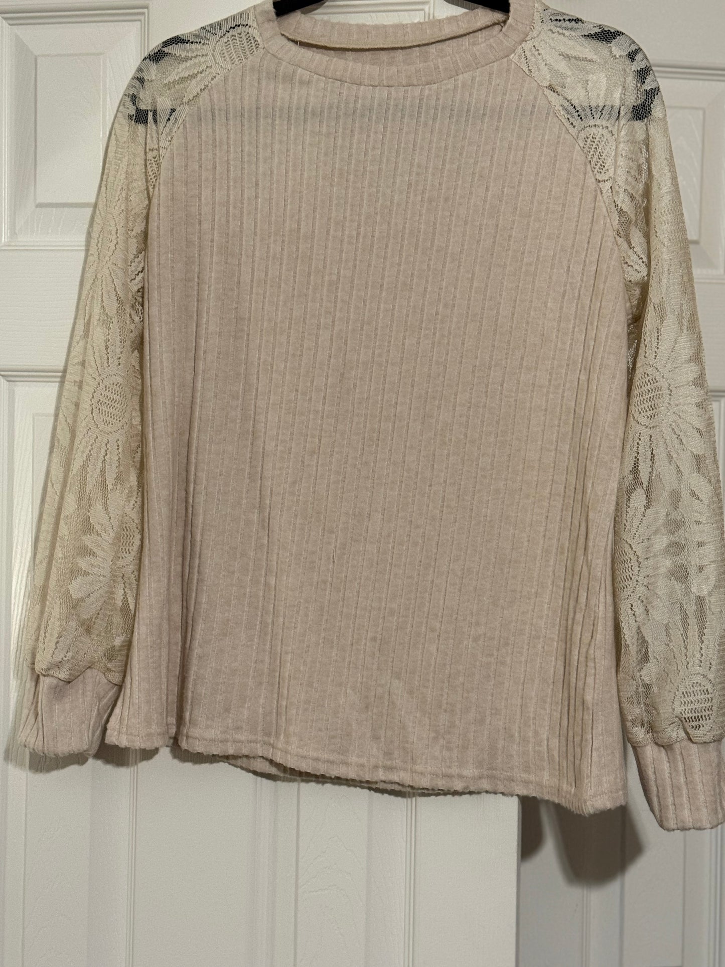 Floral, sheer sleeve