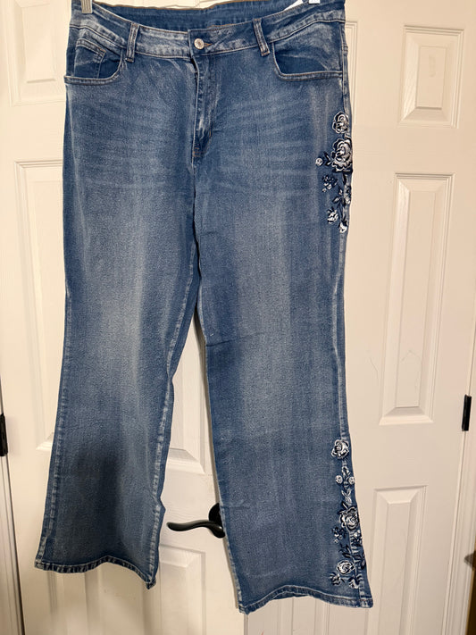 Vintage floral embroidered flare jeans, stretchy